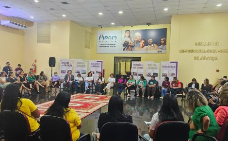 Procuradora Leda Mara Albuquerque durante lançamento do projeto “MPAM Acolhe” com representantes de movimentos sociais em Manaus.