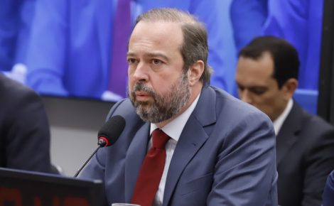 Ministro Alexandre Silveira vai dar mais explicações sobre a MP 1232/24 (Foto: Gilmar Félix/Câmara dos Deputados)