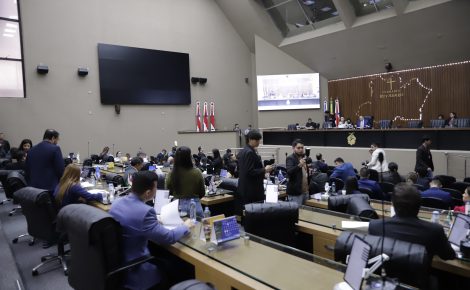 Lei de Diretrizes Orçamentárias: Os deputados apresentaram 33 emendas impositivas, que foram consolidadas em cinco emendas (Foto: Danilo Mello/Aleam)