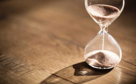 Partidos aguardam decisão da Justiça Eleitoral há 14 dias.