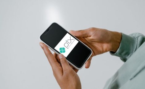 Cobrança de taxas extras no Pix é considerada prática abusiva, alerta o Procon-AM. (Foto: Reprodução/Canva)