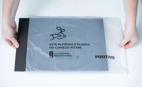 Os computadores passam a ser embalados com bioplástico 100% biodegradável (Foto: Divulgação/Positivo Tecnologia)