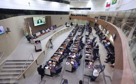 Câmara Municipal de Manaus antecipa primeira parcela do 13º salário para servidores. Pllenário da CMM (Foto: Mauro Pereira/ Dircom)