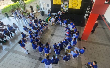 primeiro ciclo de oficinas da escola de capoeira luta de libertação’