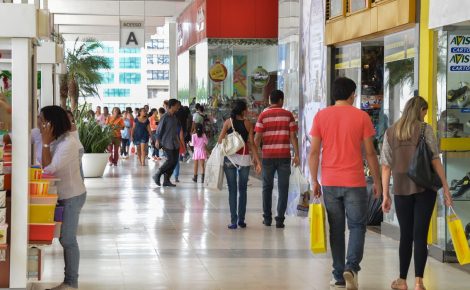 Shopping aberto para compras do Dia dos Namorados