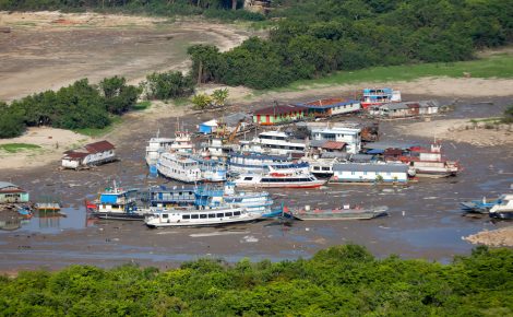 Sanciona lei que estabelece diretrizes de adaptação a políticas de mudanças climáticas. Estiagem: Seca do Rio Negro em 2023 Foto: Alex Pazuello/Secom