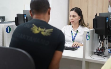 Distribuição das senhas e atendimento são realizados das 8h às 14h. (Foto: Henrique Miranda/Setemp)