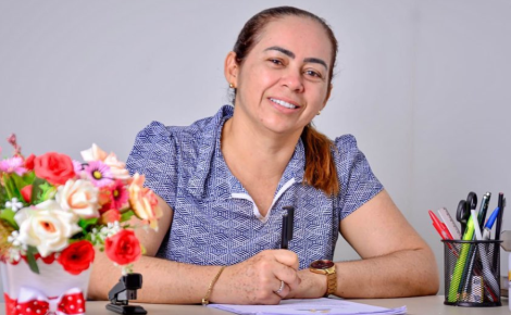A professora Socorro Nogueira, conhecida como Socorrinha, de 47 anos, quer ser a primeira mulher a comandar Rio Preto da Eva (Foto: Reprodução/Instagram@socorrinhanogueira)