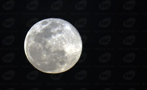 Última superlua cheia do ano pode ser vista nesta sexta-feira. (Foto: © Marcello Casal jr/Agência Brasil