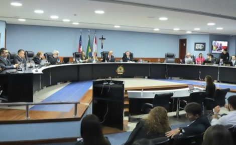 A sessão terá condução do conselheiro-presidente Érico Desterro e também contará com transmissão ao vivo por meio das redes sociais, entre elas YouTube, Facebook e Twitter. (Foto: Divulgação/TCE-AM)