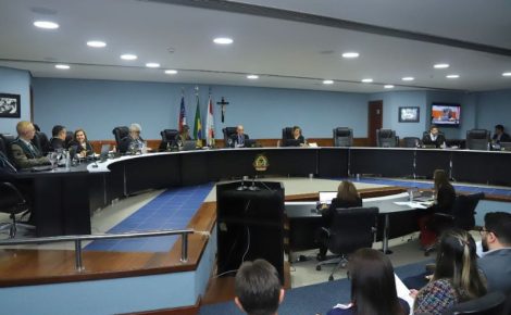 A decisão foi proferida na manhã desta terça-feira (7), durante a 39ª Sessão Ordinária do Tribunal Pleno. (Foto: Divulgação/TCE-AM)