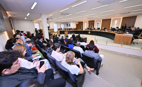 Sessão do Tribunal de Contas do Amazonas analisa contas do Governo do Estado referentes aos exercícios de 2023 e 2024
