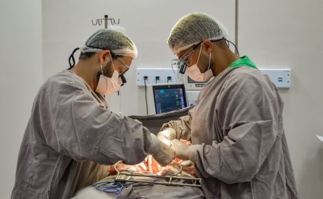 Este é o segundo transplante de fígado realizado no hospital após a habilitação pelo Ministério da Saúde, no mês de outubro (Foto: Evandro Seixas /SES-AM)
