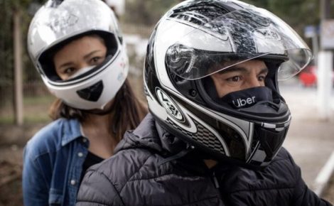 Mototaxistas regulamentados em Manaus enfrentam concorrência de motoristas de aplicativos