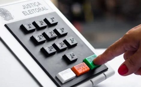 Mais de um terço dos prefeitos mudaram de partido em busca da reeleição, diz CNM