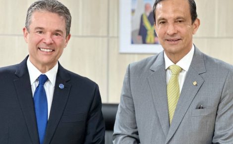 O deputado Sidney Leite reuniu com o Ministro da Pesca, André de Paula, para tratar sobre o seguro defeso.