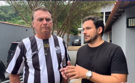 Capitão Alberto Neto passa o final de semana na casa de Bolsonaro. Foto: Reprodução redes sociais