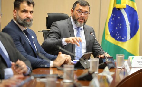 Da direita para esquerda, o governador Wilson Lima e o secretário de Meio Ambiente Eduardo Taveira. Foto: Divulgação/Secom)