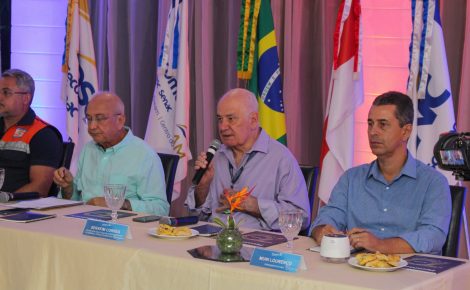 Fecomércio AM reuniu empresários, autoridades e representantes para debater ações que precisam ser antecipadas diante da estiagem prevista para este ano. Foto: Sedecti