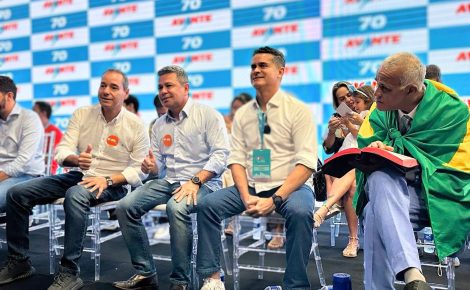 Prefeito de Manaus durante evento do Avante na Bahia. Foto: Divulgação/Avante Amazonas