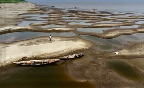 Seca no rio Solimões, Amazonas (Foto: Raphael Alves / Agência Pública)