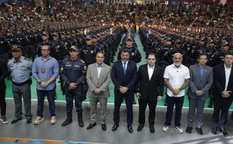 Formatura de policiais militares na Arena Amadeu Teixeira (Foto: Secom)