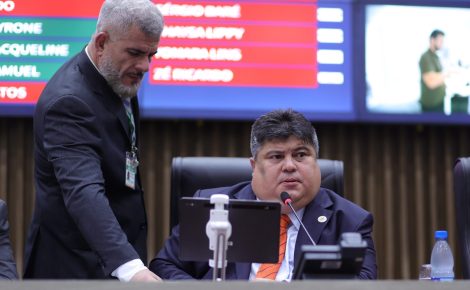 David Reis define diretores da Câmara Municipal (Foto: Diretoria de Comunicação da CMM)