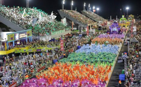 Foliões concorrem a prêmios durante desfile das escolas.(Foto: Arquivo / Secretaria de Cultura e Economia Criativa)