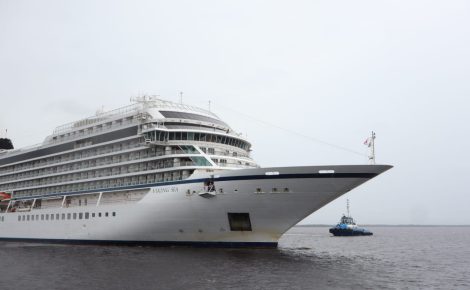 Com a chegada de seis navios ao longo de março, Manaus recebe milhares de turistas estrangeiros, impulsionando o turismo e a economia local. (Foto: Lucas Silva/Amazonastur)