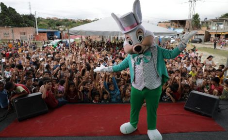 Crianças participam das atividades da Caravana da Páscoa 2025. (Foto: Arquivo/Secretaria de Cultura e Economia Criativa)