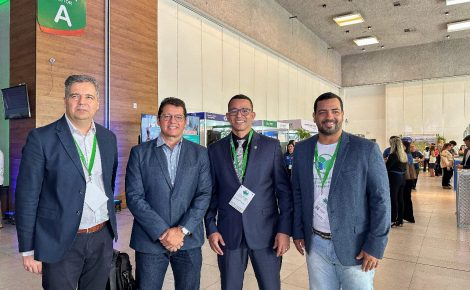 Programas de infraestrutura do interior do Amazonas, como saneamento e iluminação pública, são apresentados pelo Governo do Estado em congresso (Foto: Divulgação/UGPE)