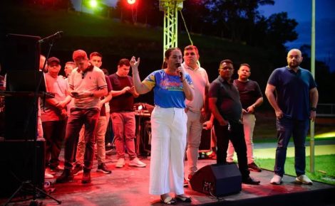 Prefeita Socorro Nogueira, de Rio Preto da Eva, durante agenda institucional no município