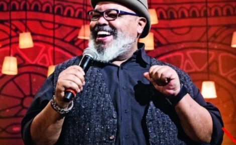 Jorge Aragão é a atração principal da festa do Sarará neste domingo, no píer do Porto de Manaus. Foto: Divulgação