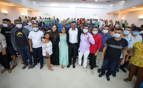 Unidade de saúde completou um ano de transplantes renais oferecidos pelo Governo do Amazonas (Fotos: Alex Pazuello e Diego Peres/Secom)