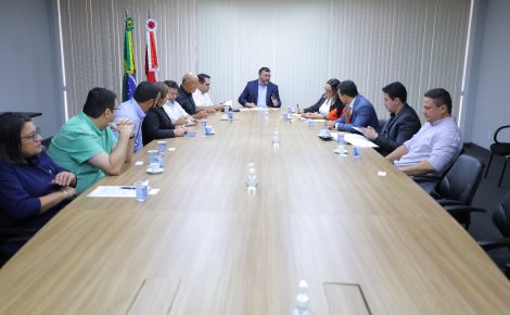 Governador Wilson Lima se reuniu com profissionais da educação (Foto: Alex Pazuello/ Secom)