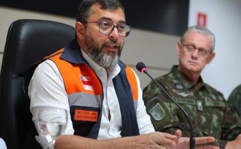 Entre as medidas está aquisição de 50 mil cestas básicas e suspensão na cobrança de R$ 1 nos restaurantes Prato Cheio nos municípios afetados pela seca. (Foto: Diego Peres / Secom)