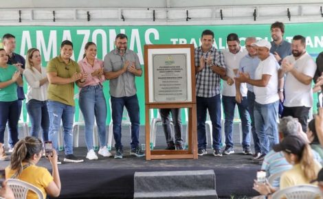 Governador entregou os ramais Nova Esperança, Anjo Gabriel e Parú, que beneficiam 500 famílias que vivem da agricultura familiar e produção de ovos. (Foto: Diego Peres e Alex Pazuello / Secom)