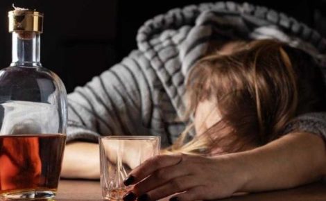 Movimento "Janeiro Seco" incentiva reflexão sobre o consumo de álcool no Brasil, promovendo saúde e conscientização.