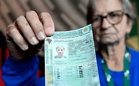 CNH para idosos acima de 70 anos passa a ser gratuita. (Foto: Detran AM)
