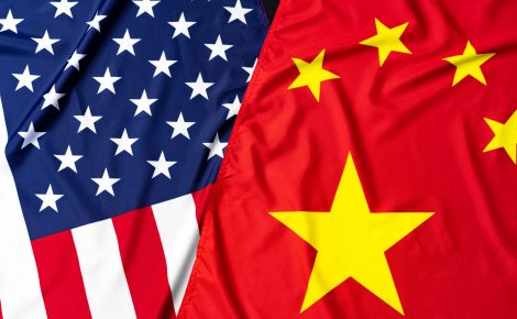 Autoridades dos EUA e da China se reuniram em Genebra e anunciaram acordo para reduzir tarifas recíprocas, sinalizando trégua na guerra comercial.