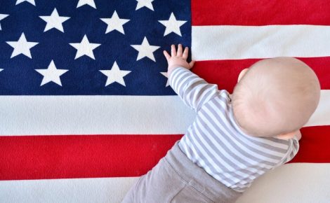 bebe no fundo da bandeira americana filho da america 991208 11878