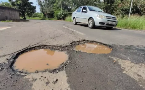 buraco na rua