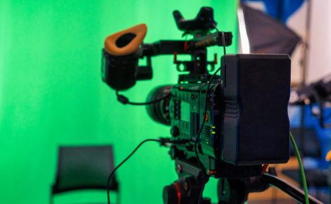 Amom começa a montar equipe de campanha
