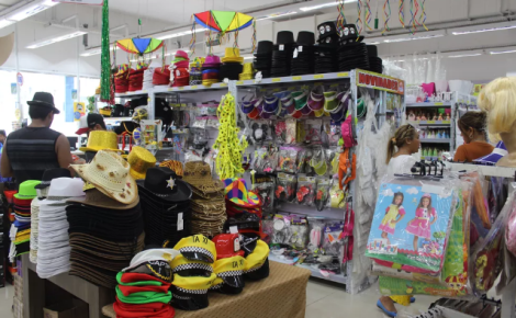 Shoppings e comércio de Manaus terão horários especiais durante o feriado de Carnaval 2025. (Foto: Rebeca Beatriz/G1 AM)