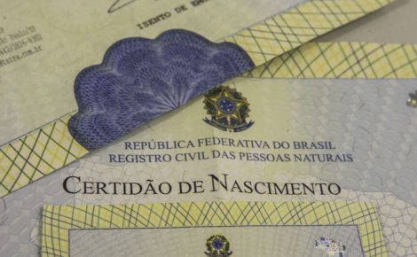 crianças não recebem nome do pai na certidão