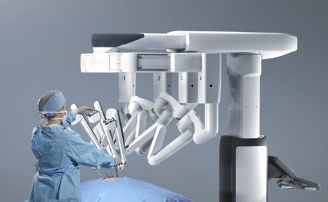 Tecnologia avançada com cirurgia robótica. (Foto: Reprodução/Urocad)