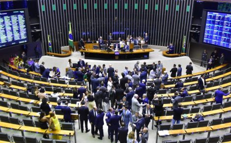Congresso derruba vetos de Lula e volta a proibir 'saidinha' de presos