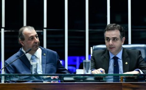 O senador Omar Aziz (PSD-AM) e o presidente do Senado, Rodrigo Pacheco (PSD-MG) (Geraldo Magela/Ag. Senado)