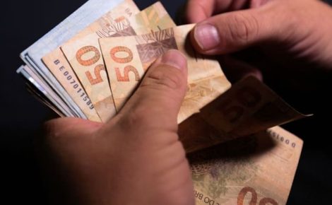 Falta de dinheiro preocupa brasileiros