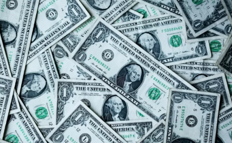 Cenário global: dados de emprego nos EUA e inflação na China podem influenciar o dólar e os mercados financeiros nesta semana. (Foto: Alexander Grey/Unsplash)